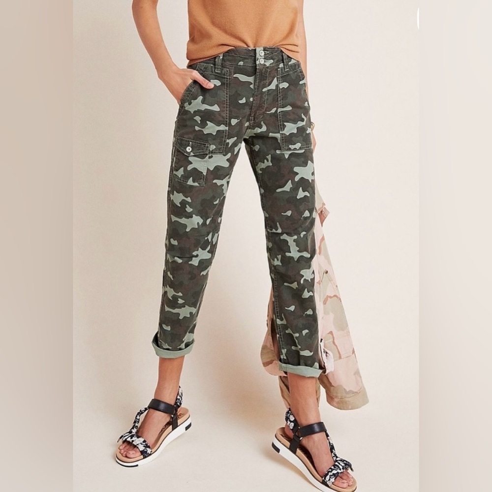 Anthropologie The Wanderer Camo Cargo Pants Women’s size 28